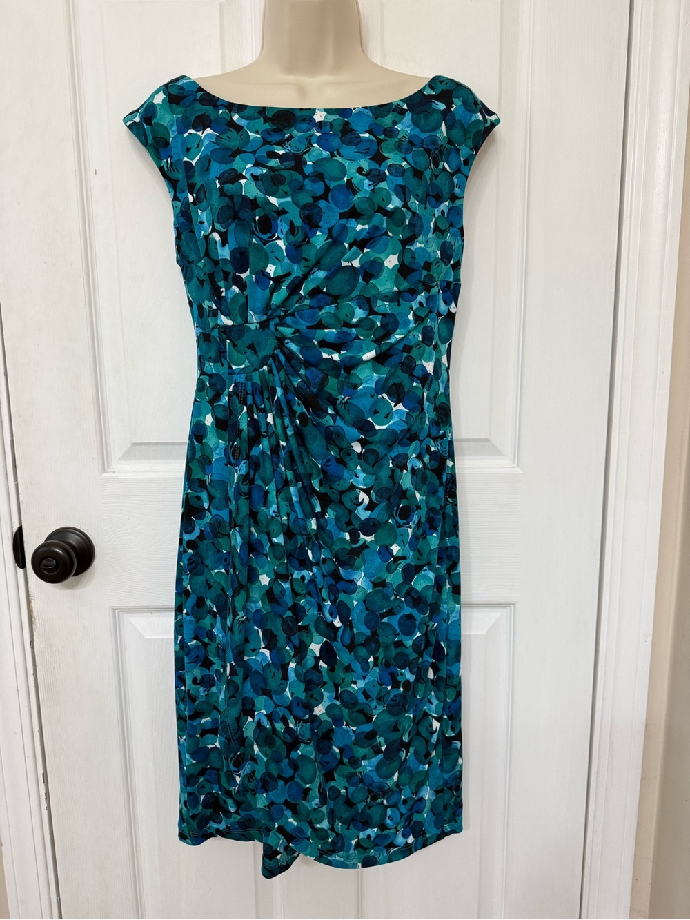 Connected Apparel Blue Abstract Print Ruched Sheath Dress Size 6 - Picture 2 of 13